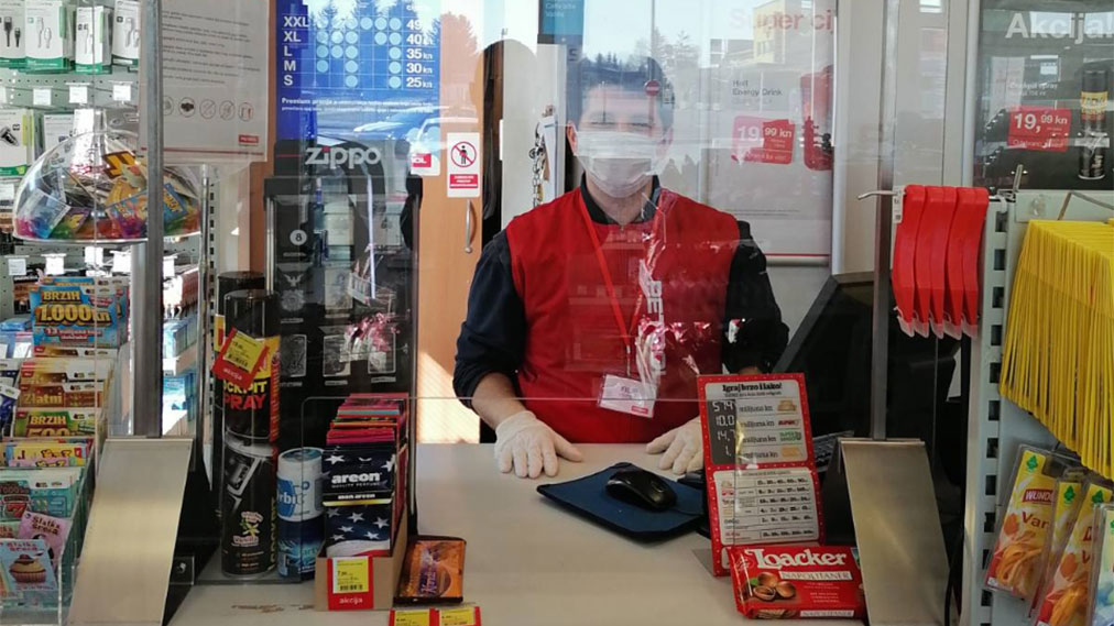 Zaštitne pregrade uspješno postavljene u cijeloj maloprodajnoj mreži skupine Petrol