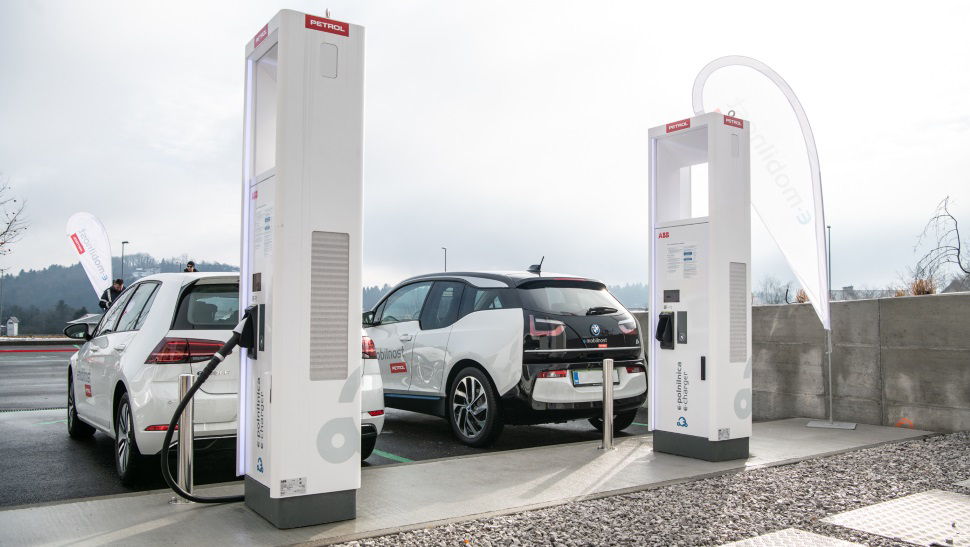 Ultra brza punionica